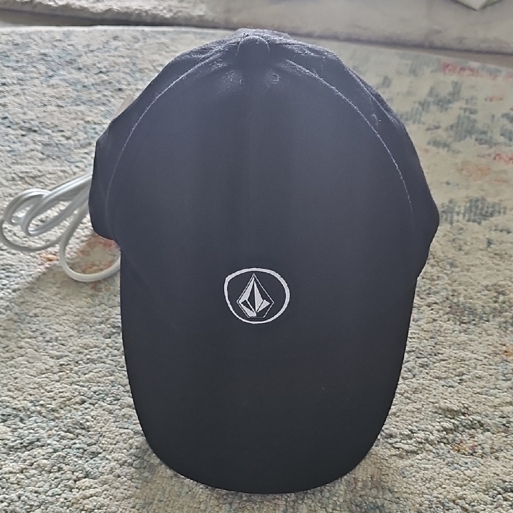 Volcom Baseball Cap Mens Black S-M Fitted Curved Brim Embroidered Logo Cotton